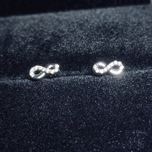 Kay Jewelers Jewelry - Kay Jewelers 14k White Gold & Diamond Infinity Earrings